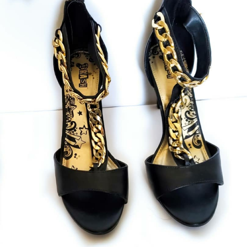 Shoe